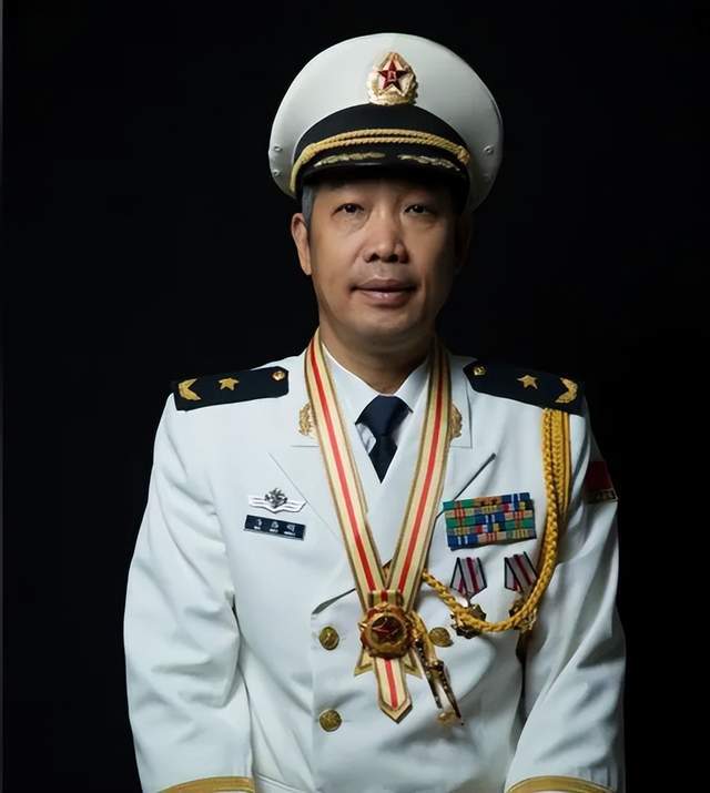 福建舰服役！曾有蒸汽弹射临时改电弹图纸传闻？有哪几点变化？