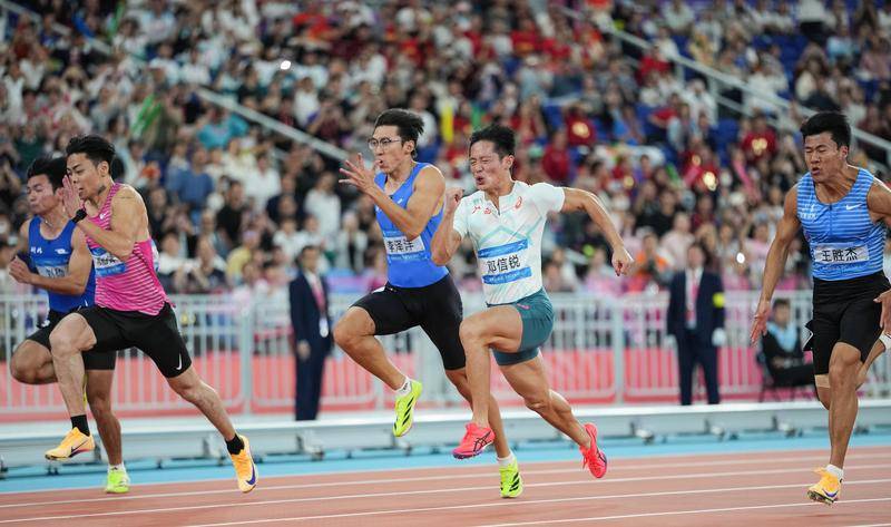 新科百米冠军：半路出家的跑者 做梦都没想到拿金牌